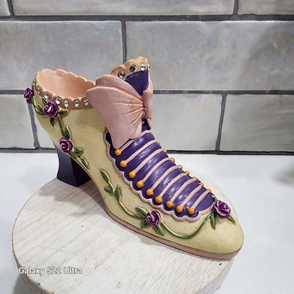 Home Interiors Victorian Minature Shoe Resin
